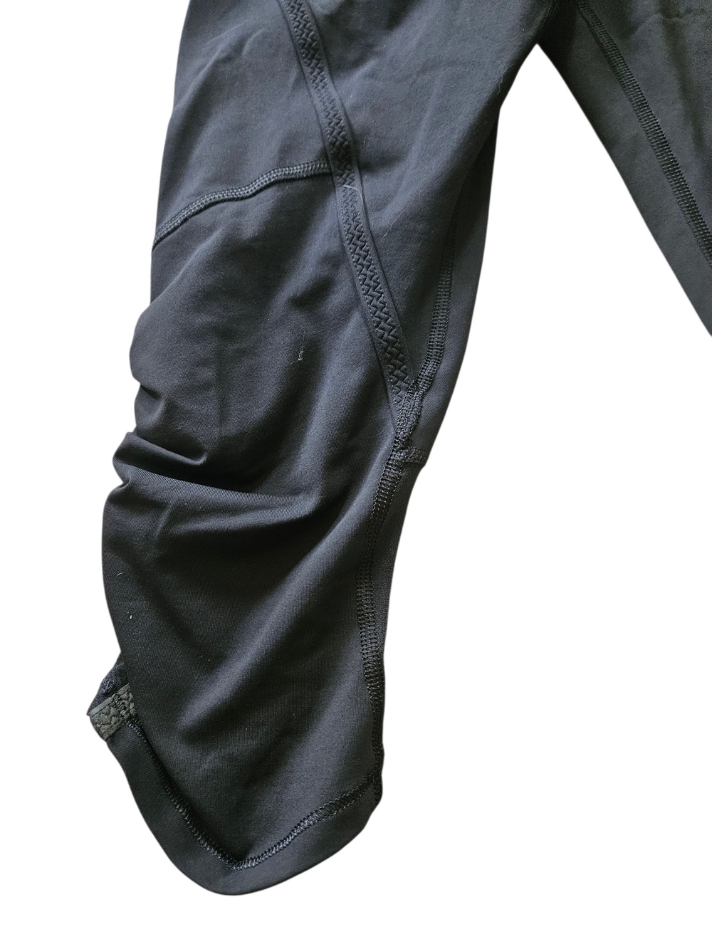 Lululemon Speed Tight Size 6 with Rusched Bottoms - Picture 5 of 5